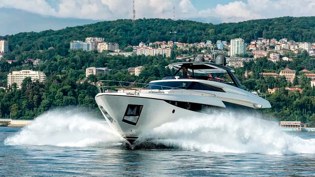 Аренда мегаяхты FERRETTI 920 Lady F в Сочи